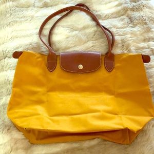Longchamp  yellow Le pliage shoulder bag!